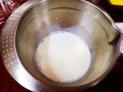 牛奶、蛋黃、白糖與紅糖 家庭簡易蛋撻液配方全解析